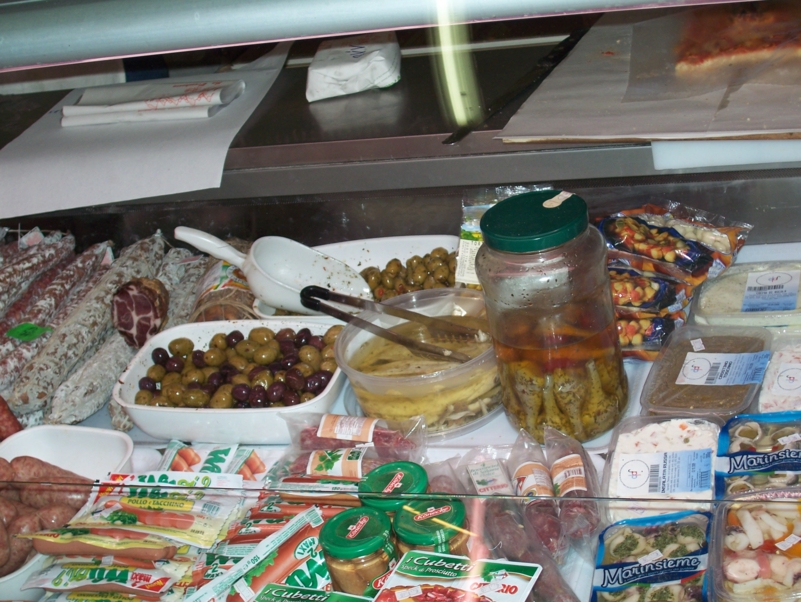  Image name: AlimentariMirka23.jpg 
 width: 801 pixel 
 height: 602 pixel 
 Size: 424378 bytes 
 Click to enlarge 